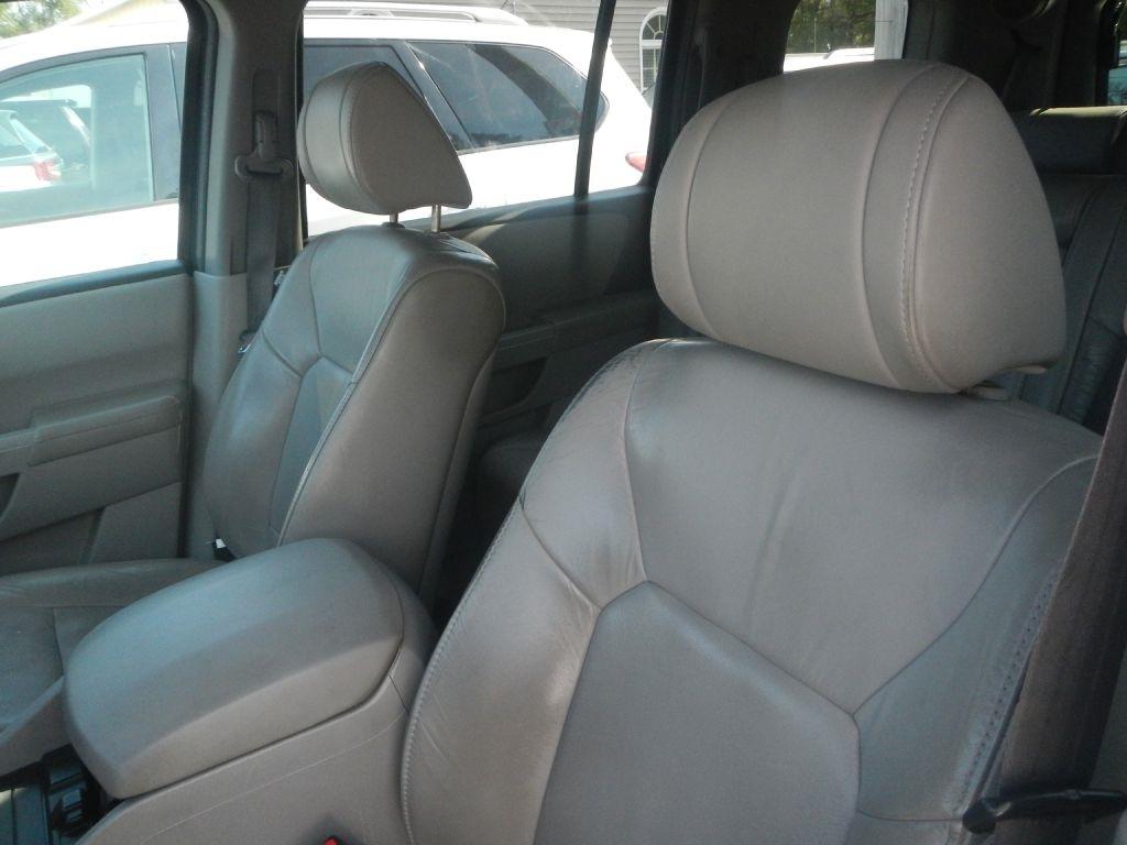 Honda Pilot EX-L 4WD 5-Spd AT with Navigation 2011