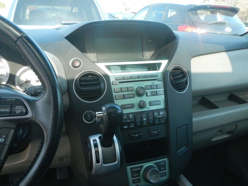 Honda Pilot EX-L 4WD 5-Spd AT with Navigation 2011