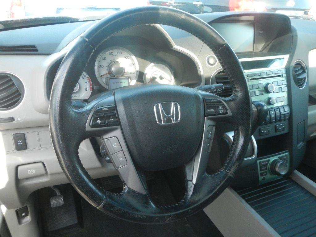 Honda Pilot EX-L 4WD 5-Spd AT with Navigation 2011