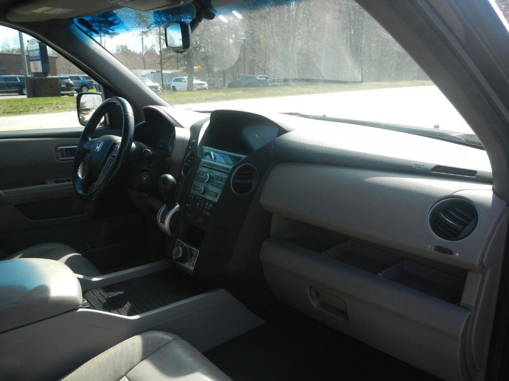 Honda Pilot EX-L 4WD 5-Spd AT with Navigation 2011