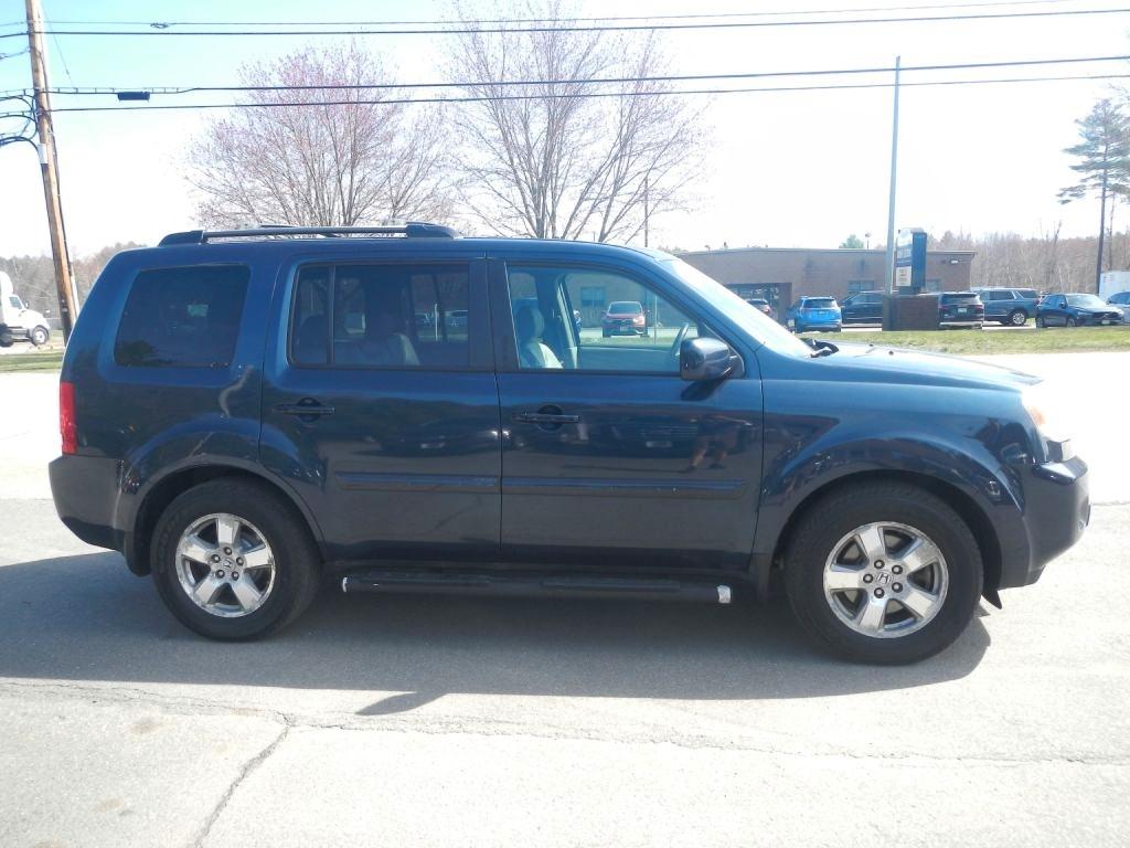 Honda Pilot EX-L 4WD 5-Spd AT with Navigation 2011