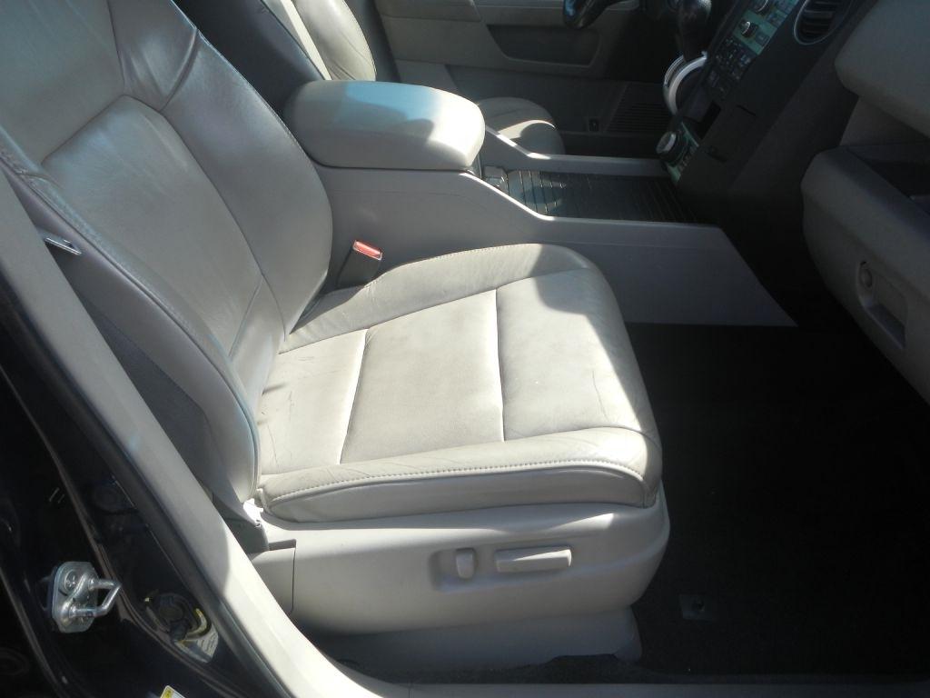 Honda Pilot EX-L 4WD 5-Spd AT with Navigation 2011