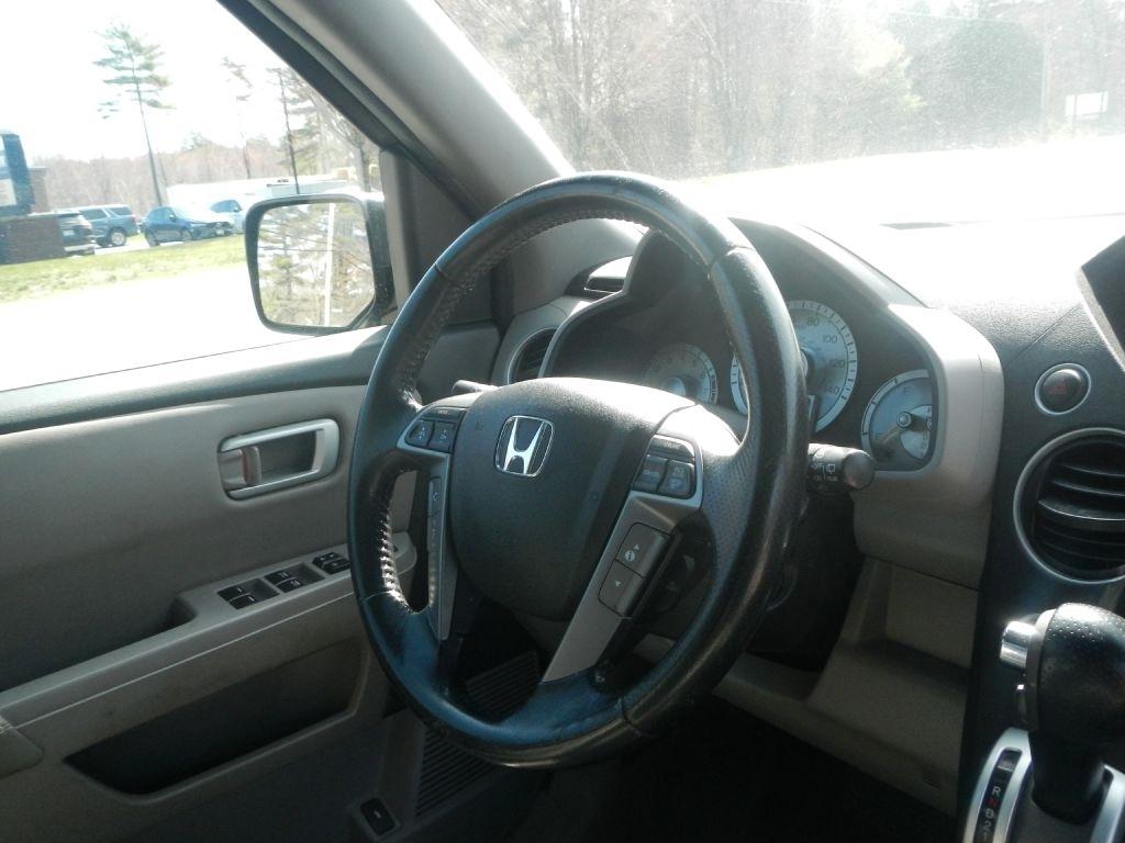 Honda Pilot EX-L 4WD 5-Spd AT with Navigation 2011