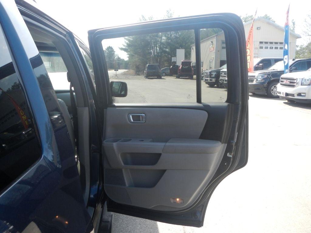 Honda Pilot EX-L 4WD 5-Spd AT with Navigation 2011