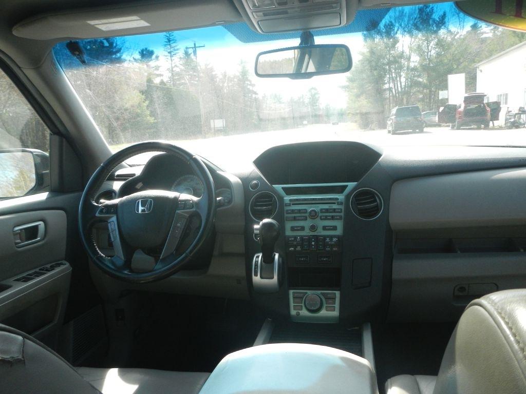Honda Pilot EX-L 4WD 5-Spd AT with Navigation 2011