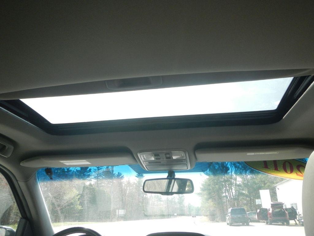 Honda Pilot EX-L 4WD 5-Spd AT with Navigation 2011