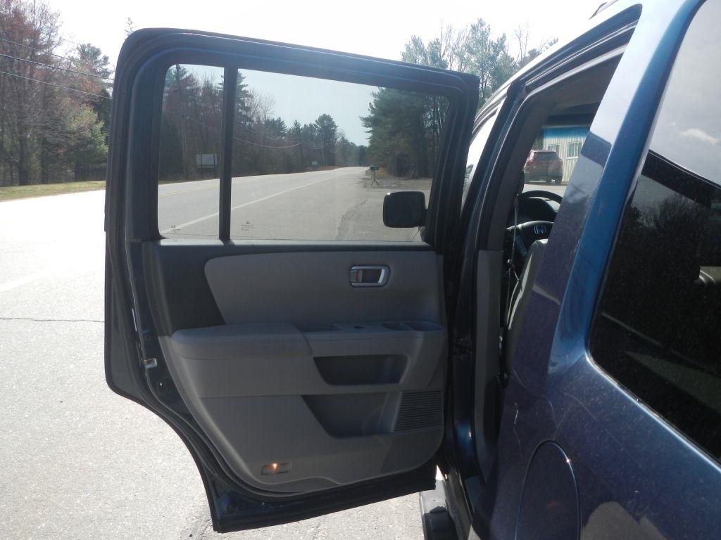 Honda Pilot EX-L 4WD 5-Spd AT with Navigation 2011