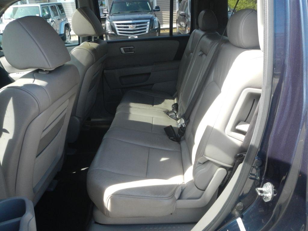 Honda Pilot EX-L 4WD 5-Spd AT with Navigation 2011