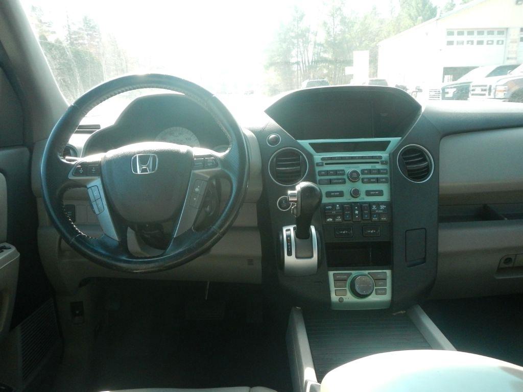 Honda Pilot EX-L 4WD 5-Spd AT with Navigation 2011