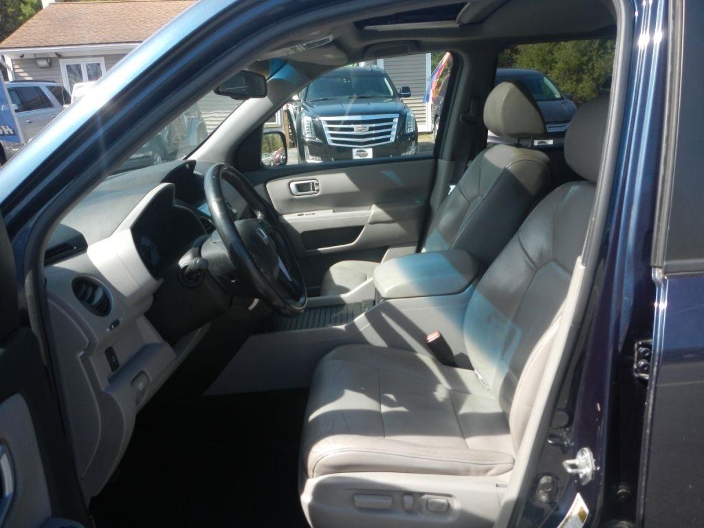 Honda Pilot EX-L 4WD 5-Spd AT with Navigation 2011