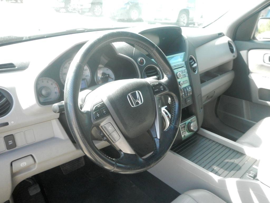 Honda Pilot EX-L 4WD 5-Spd AT with Navigation 2011