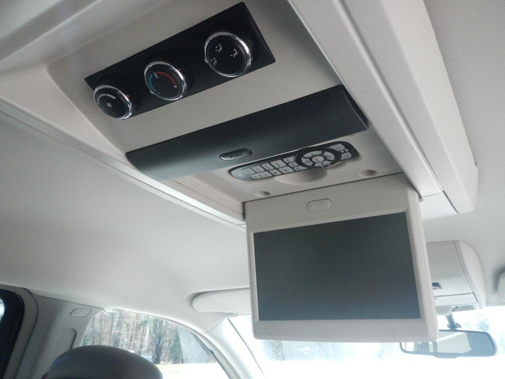 Volkswagen Routan SE 2011