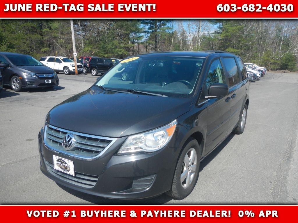 2011 Volkswagen Routan SE