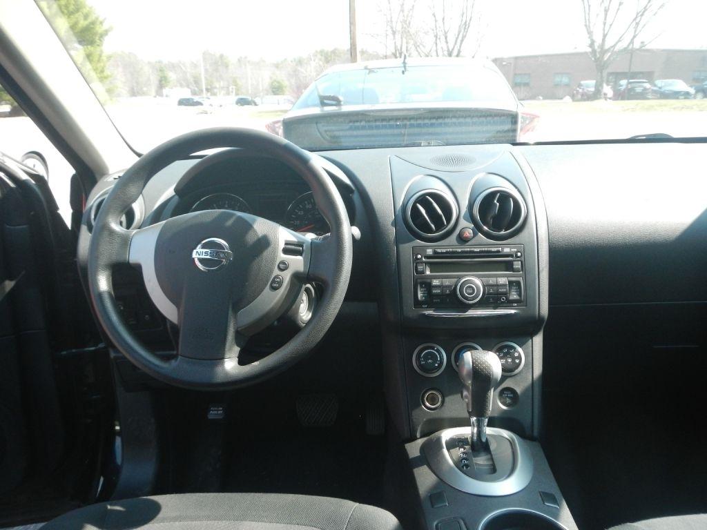 Nissan Rogue S AWD 2012