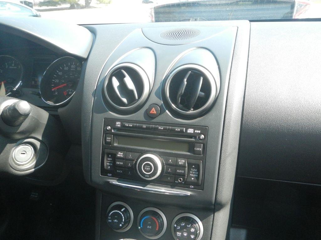 Nissan Rogue S AWD 2012