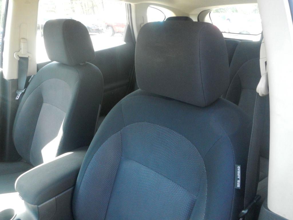 Nissan Rogue S AWD 2012