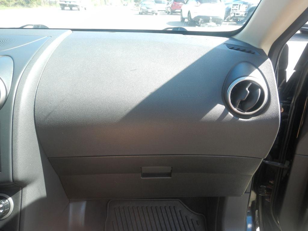 Nissan Rogue S AWD 2012