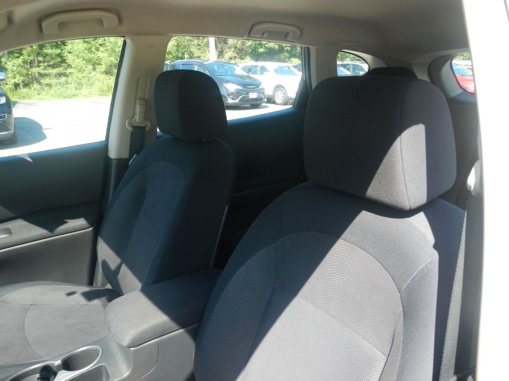 Nissan Rogue S AWD 2012
