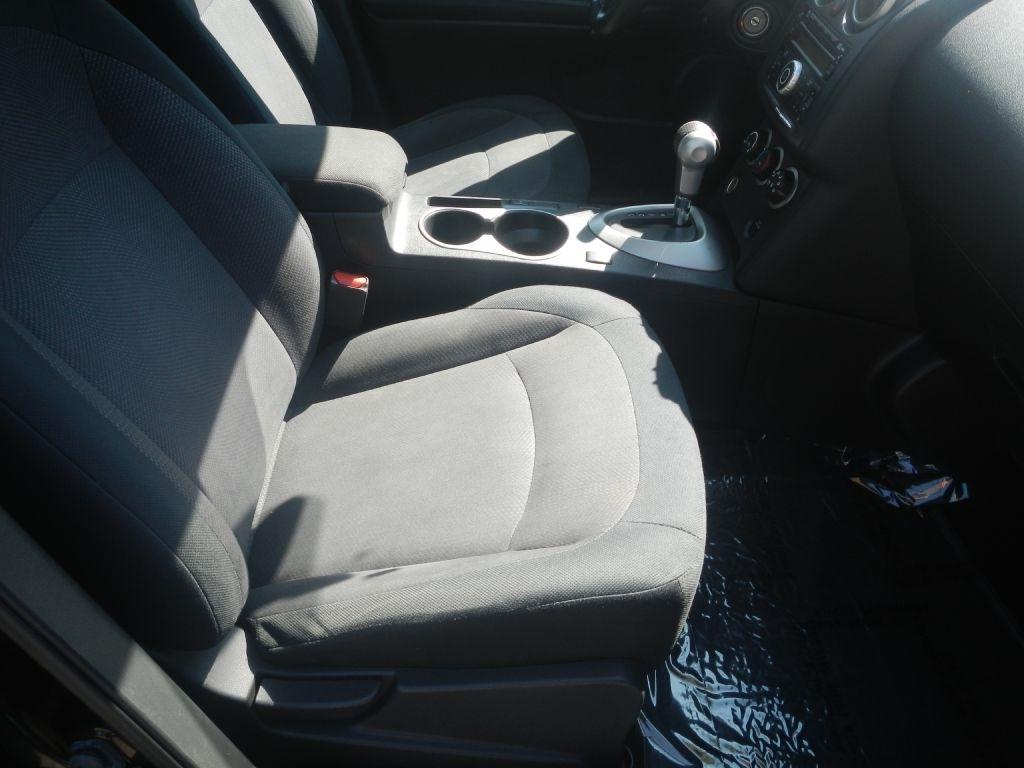 Nissan Rogue S AWD 2012