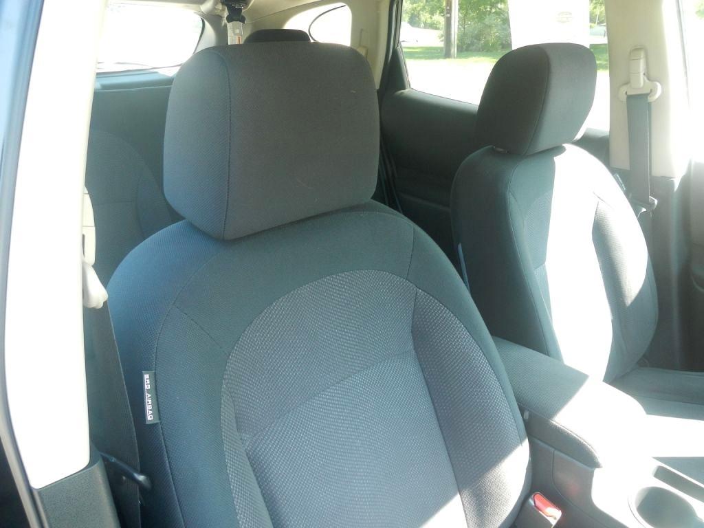 Nissan Rogue S AWD 2012