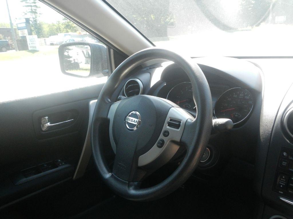 Nissan Rogue S AWD 2012