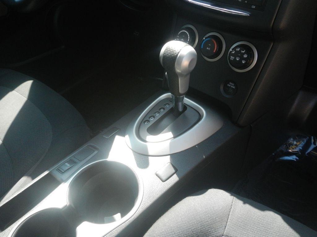 Nissan Rogue S AWD 2012