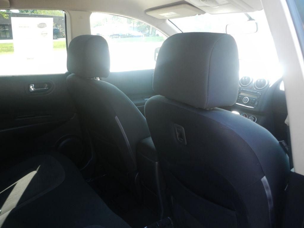 Nissan Rogue S AWD 2012