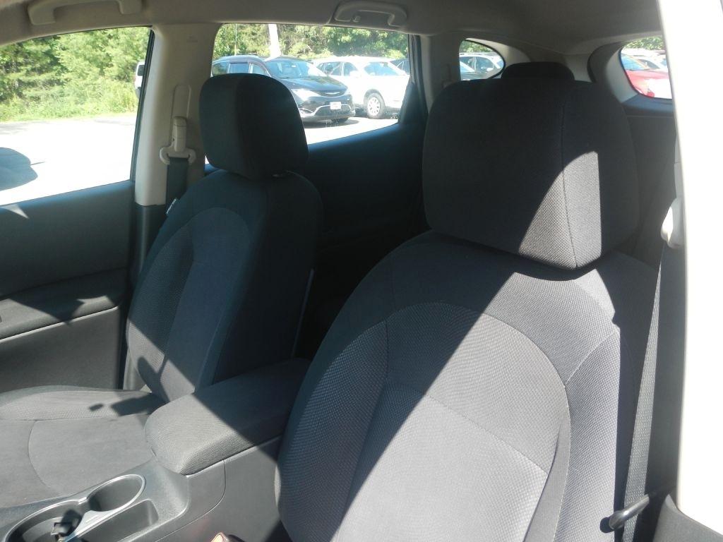 Nissan Rogue S AWD 2012