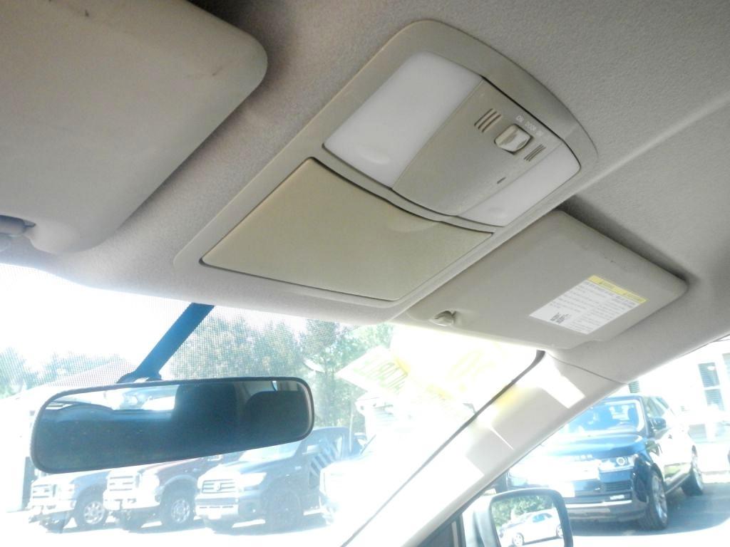 Nissan Rogue S AWD 2012