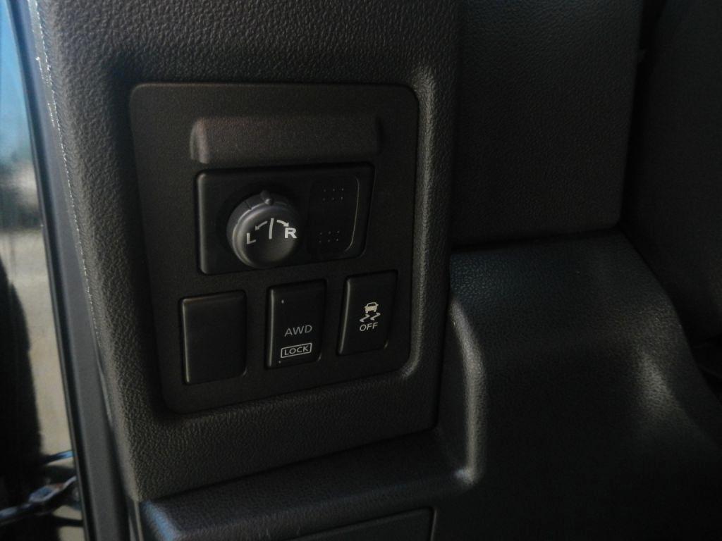 Nissan Rogue S AWD 2012