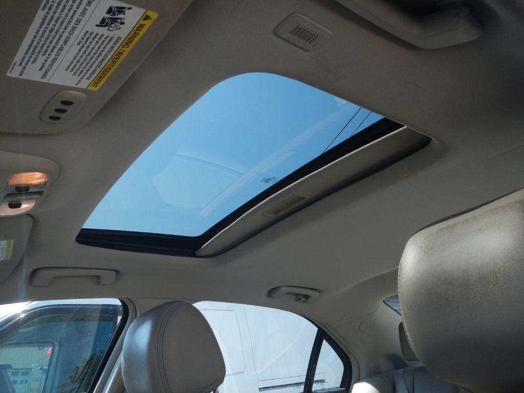 Ford Fusion Hybrid Sedan 2012