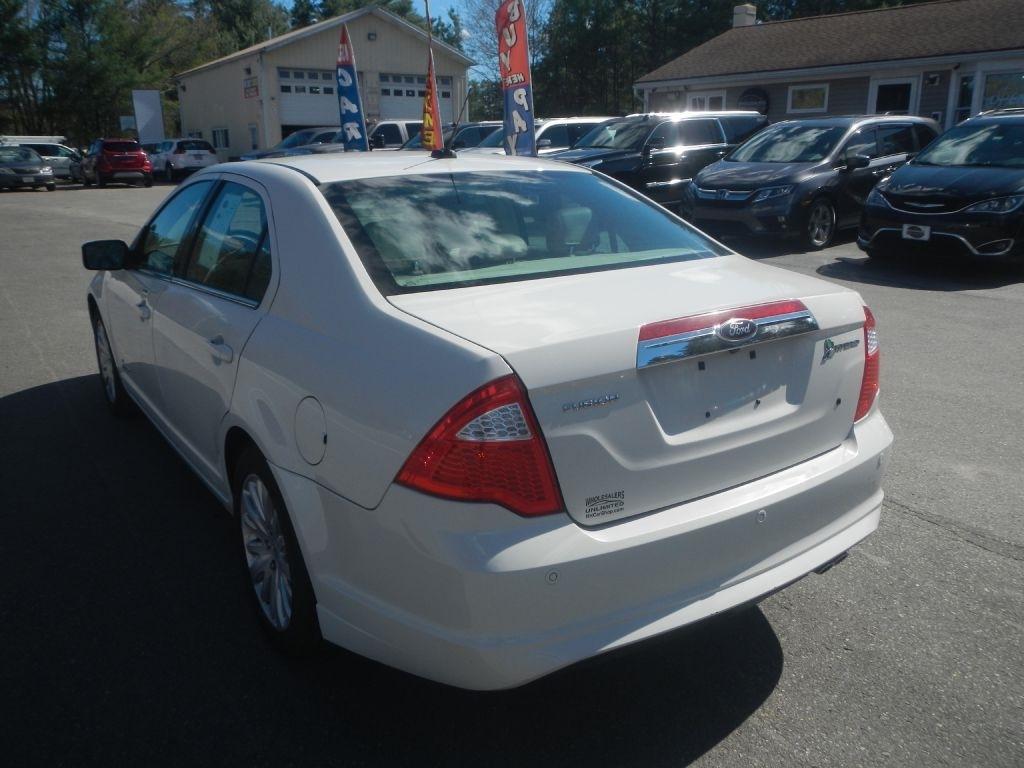 Ford Fusion Hybrid Sedan 2012
