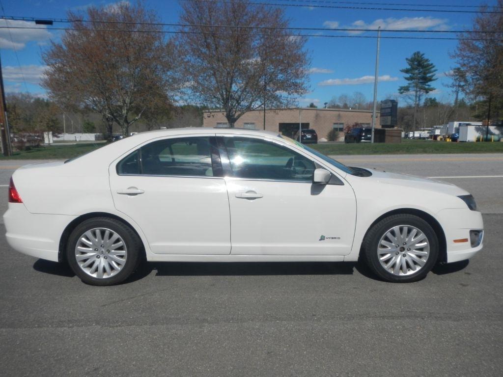 Ford Fusion Hybrid Sedan 2012