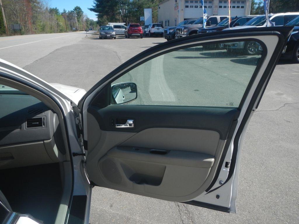 Ford Fusion Hybrid Sedan 2012