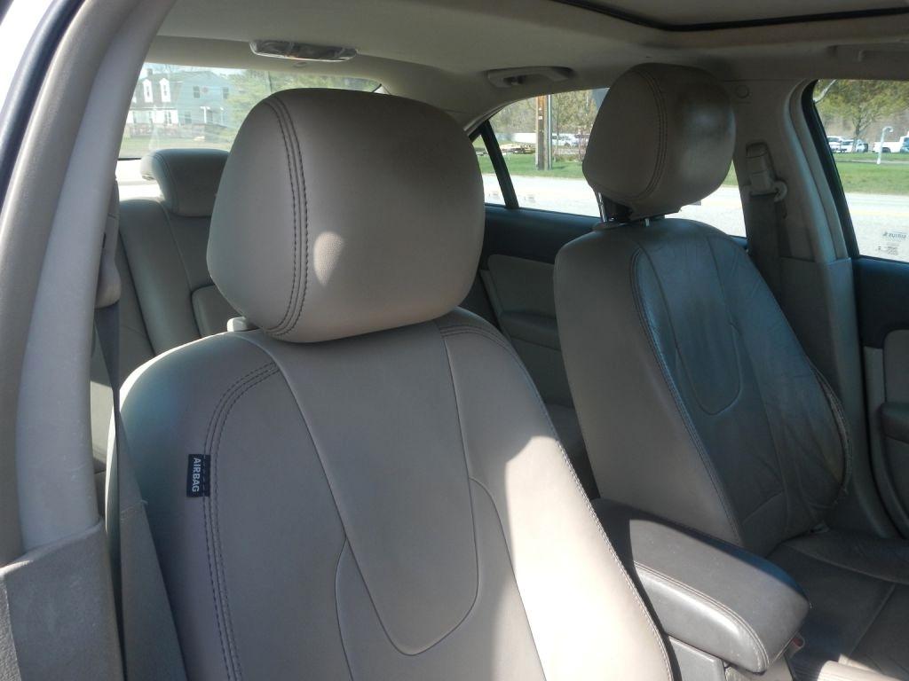 Ford Fusion Hybrid Sedan 2012