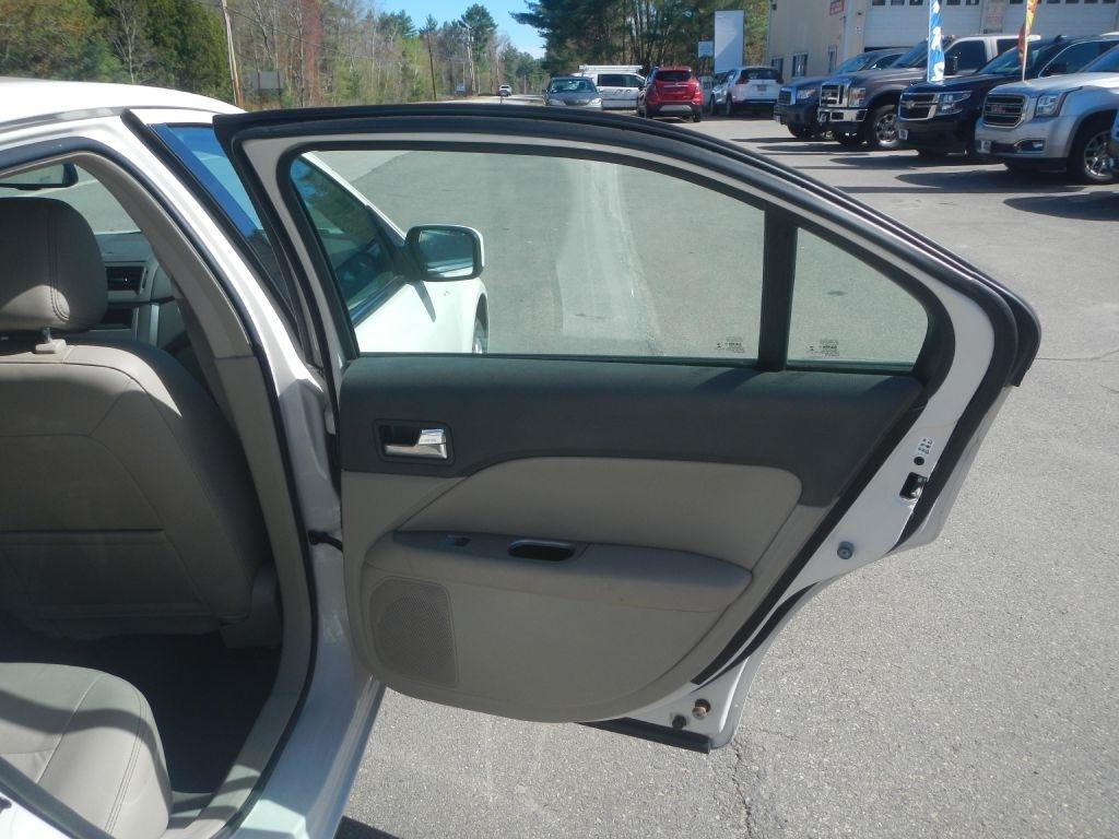 Ford Fusion Hybrid Sedan 2012