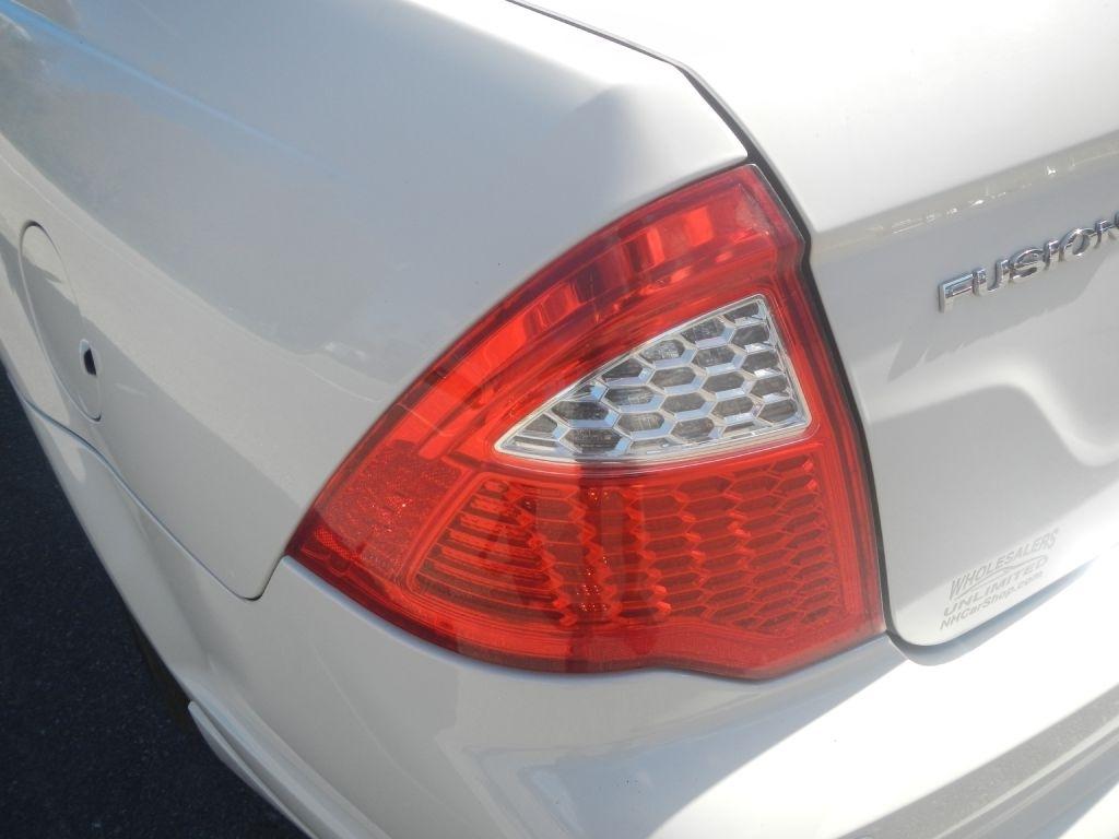 Ford Fusion Hybrid Sedan 2012
