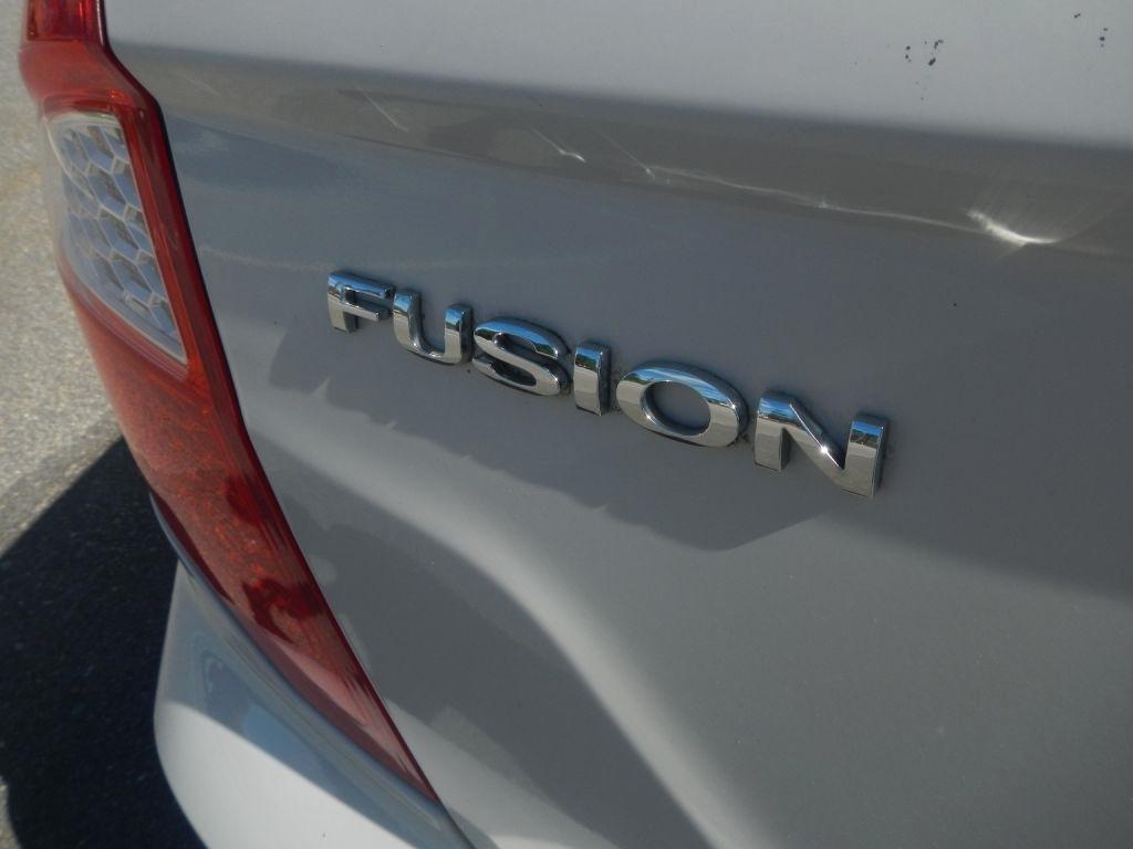 Ford Fusion Hybrid Sedan 2012