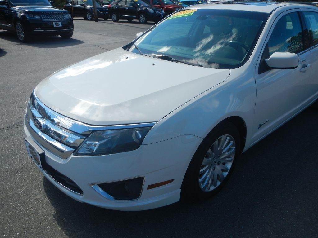 Ford Fusion Hybrid Sedan 2012