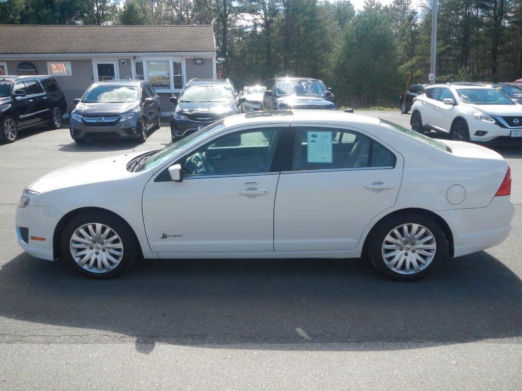 Ford Fusion Hybrid Sedan 2012