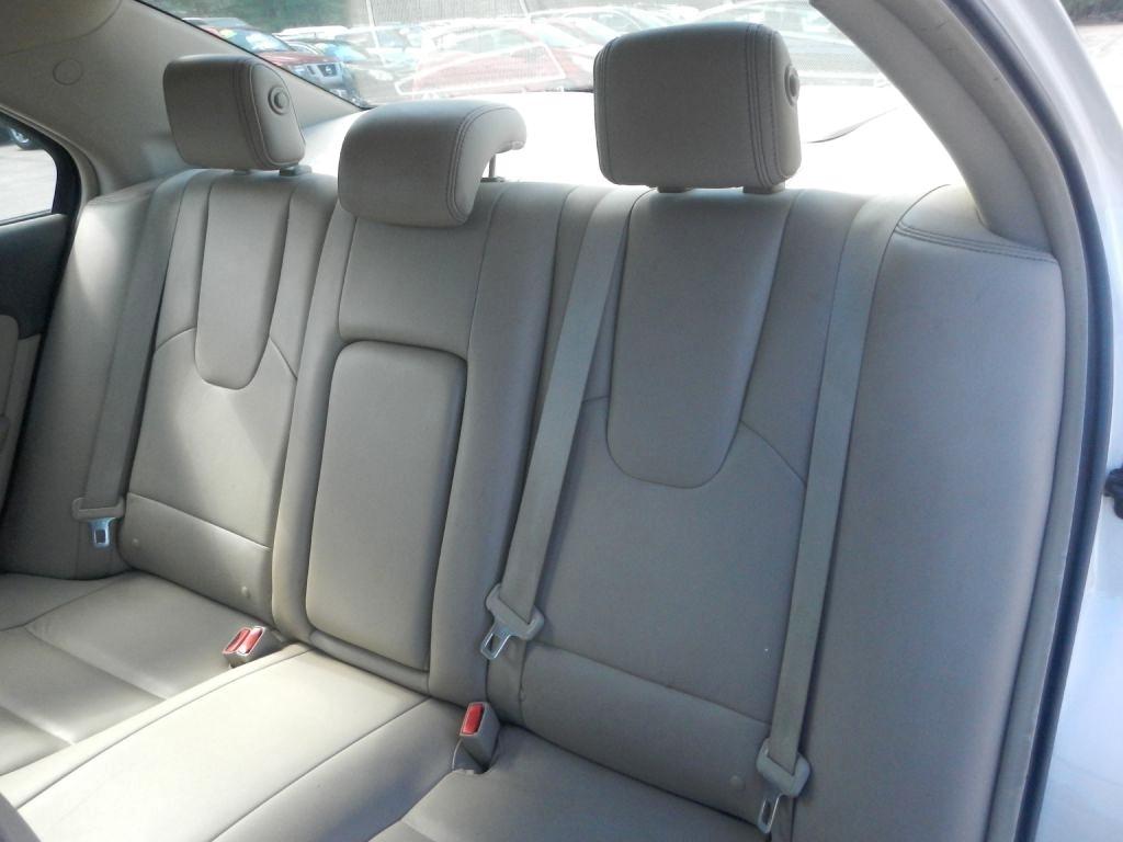 Ford Fusion Hybrid Sedan 2012