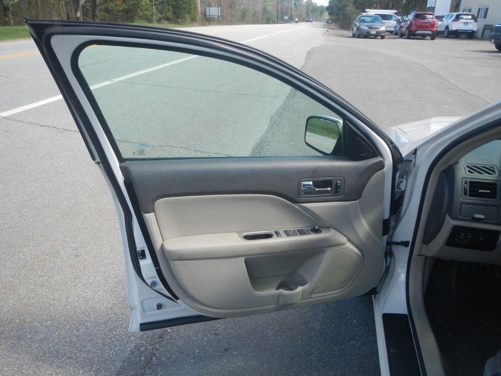 Ford Fusion Hybrid Sedan 2012