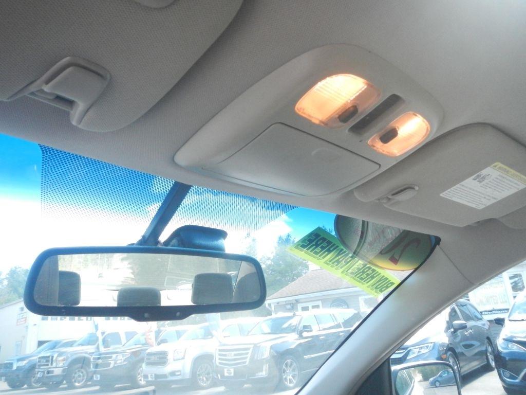 Ford Fusion Hybrid Sedan 2012