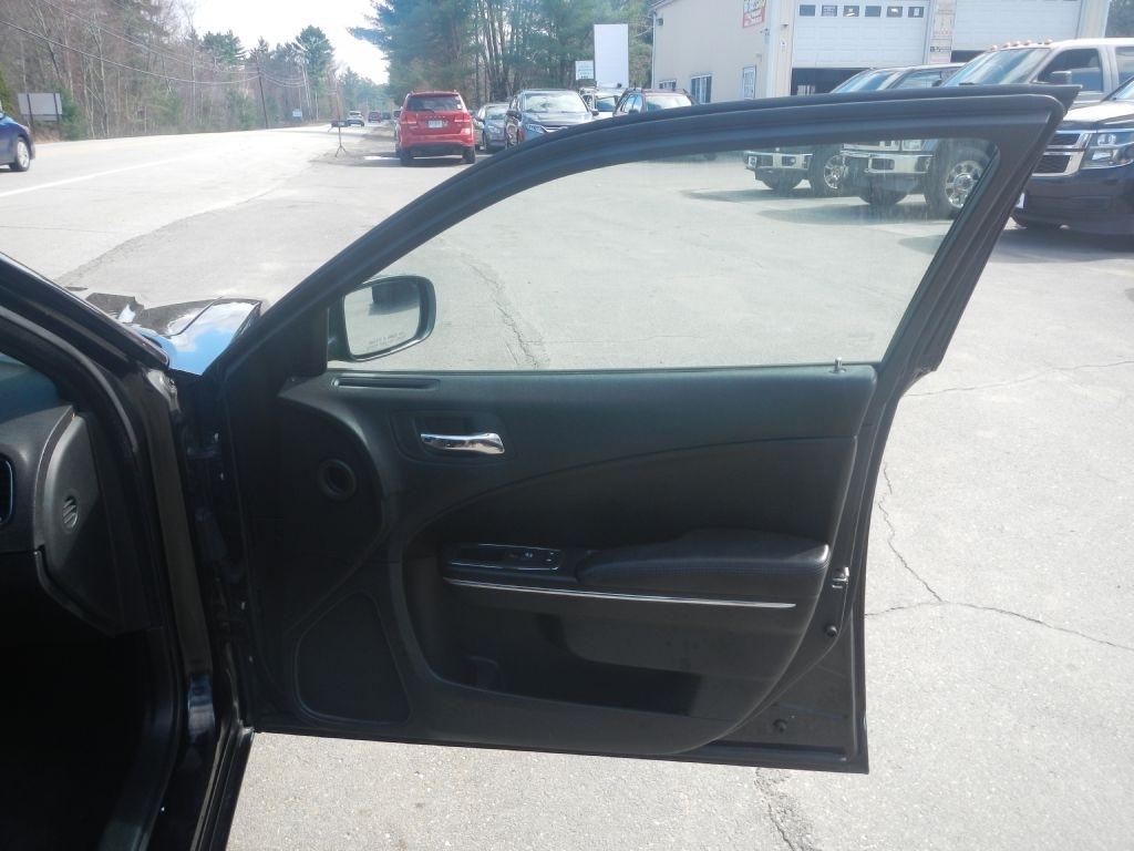 Dodge Charger SE 2013