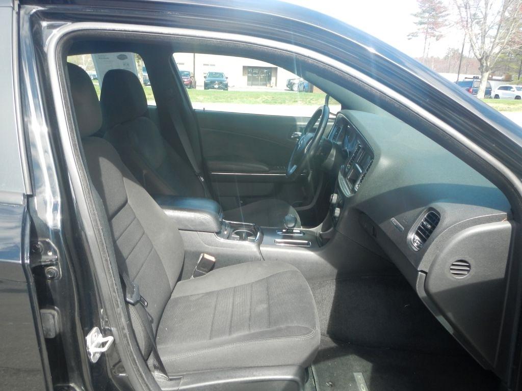 Dodge Charger SE 2013