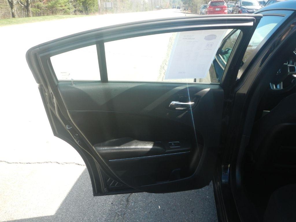 Dodge Charger SE 2013