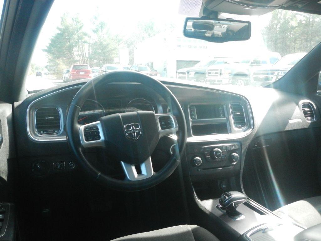 Dodge Charger SE 2013