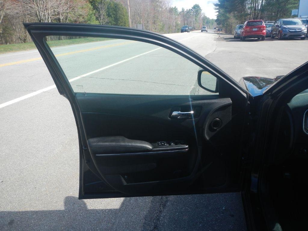 Dodge Charger SE 2013