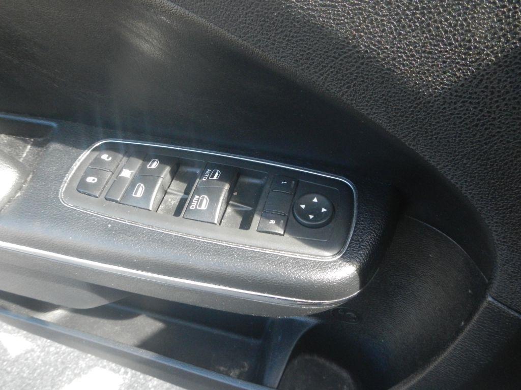 Dodge Charger SE 2013