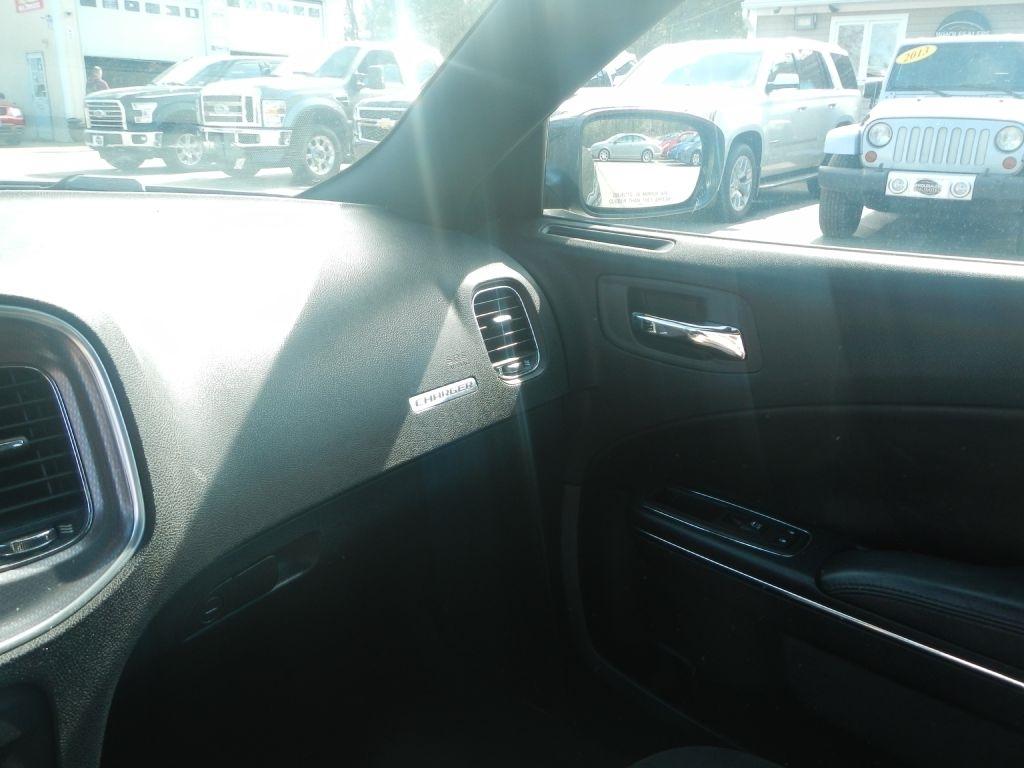Dodge Charger SE 2013
